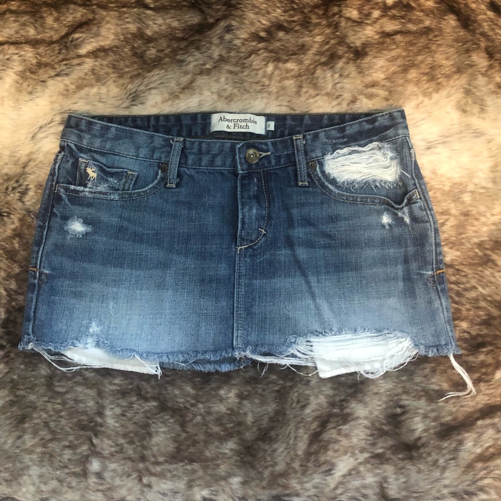 💖Abercrombie & Fitch Distressed Jean Skirt💖